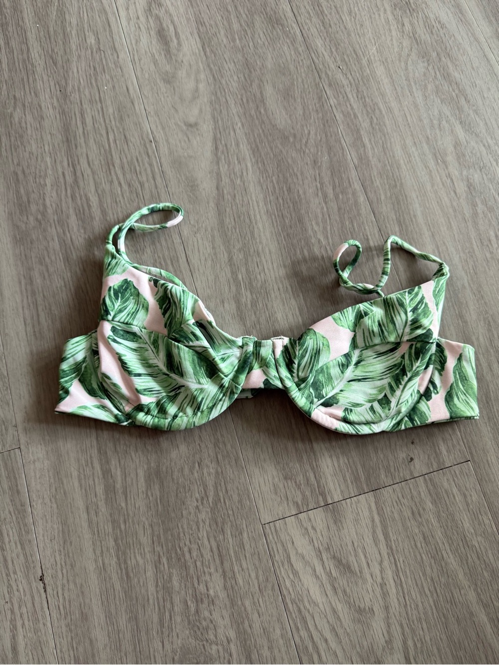 Skatie Palm Leaf Underwire Bikini Top Size Large Tropical Swimwear